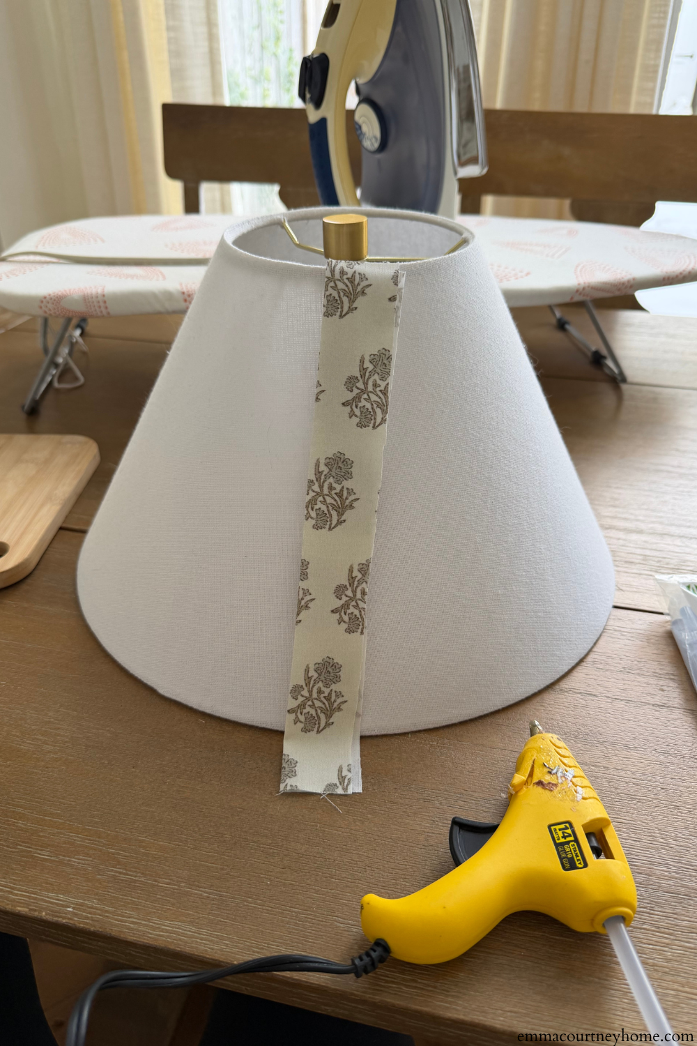 Checking the alignment of the fabric strip