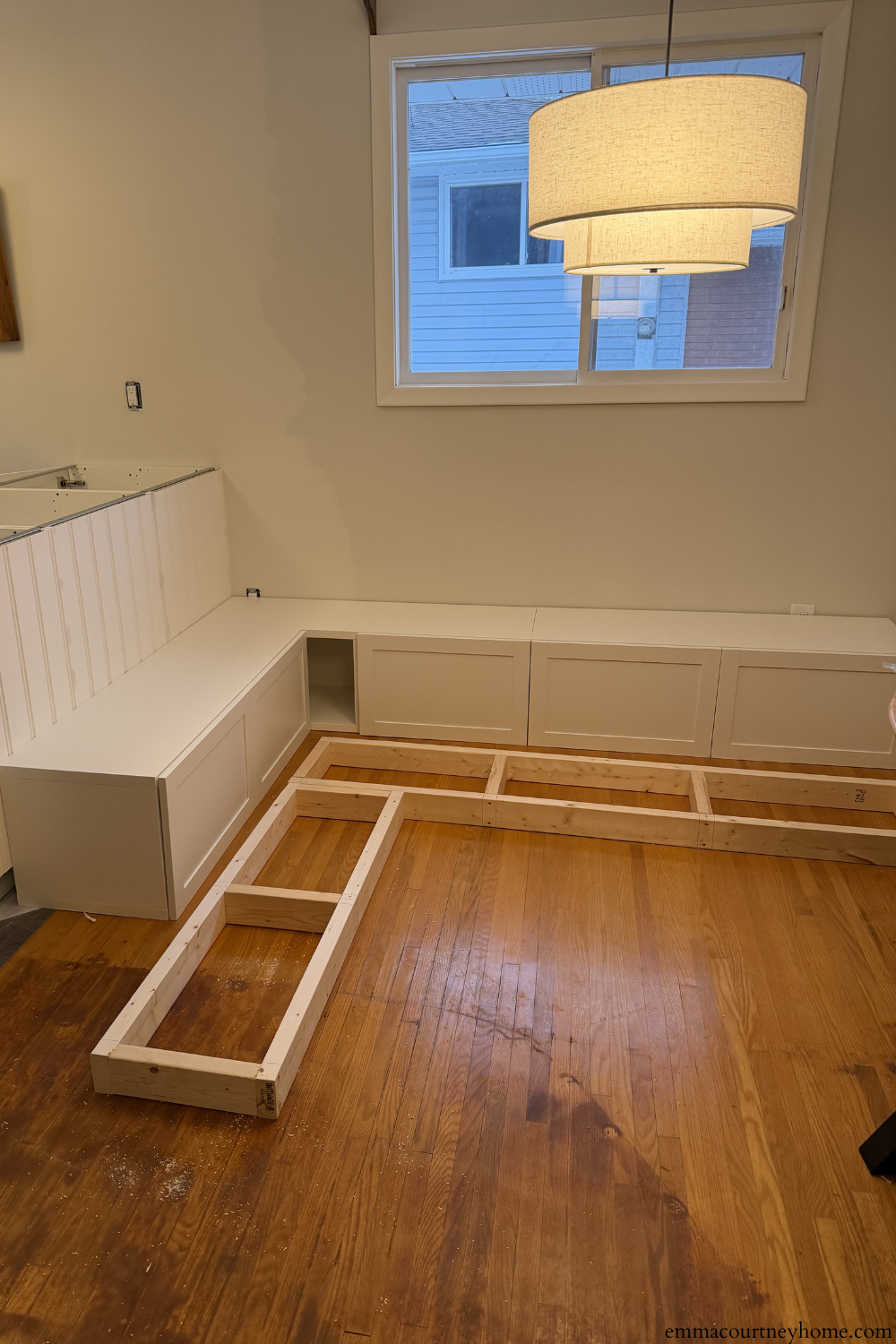 2x4 base frame for breakfast nook banquette bench